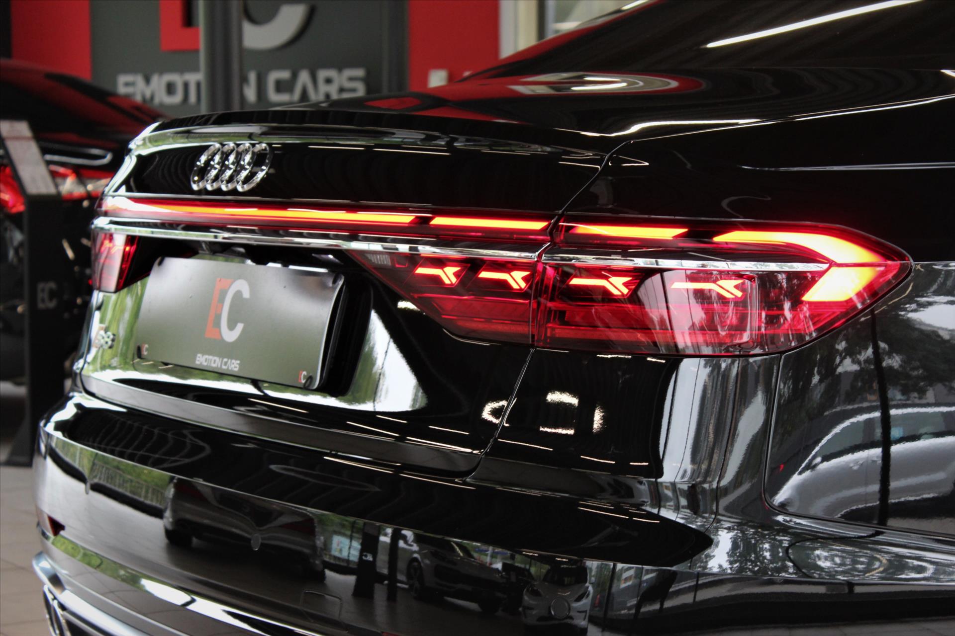 Audi S8