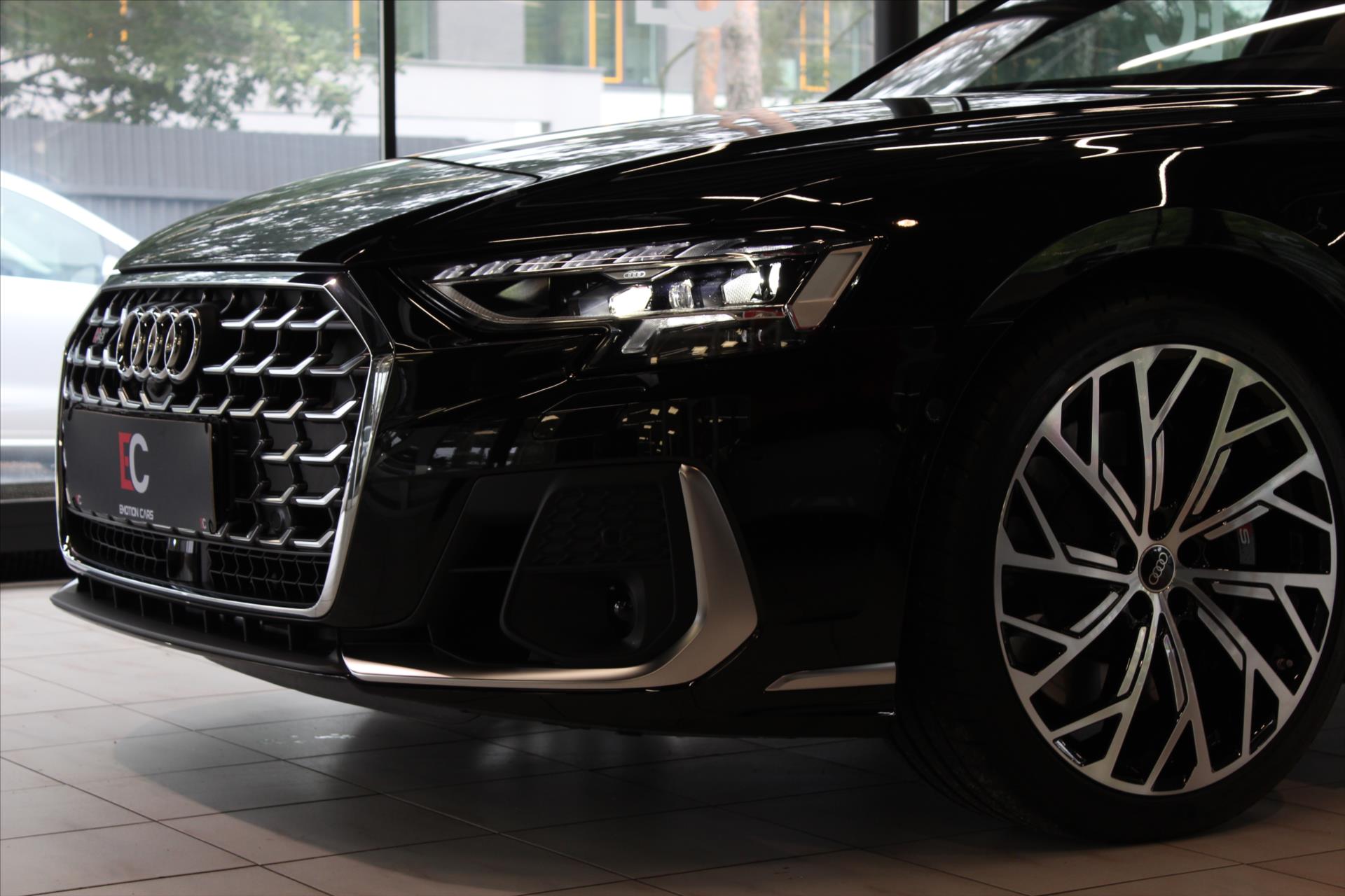 Audi S8